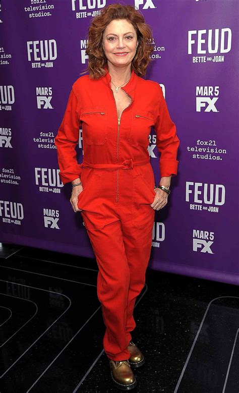 Susan Sarandon Reveals Topless Pic (With Jacket) From 39。